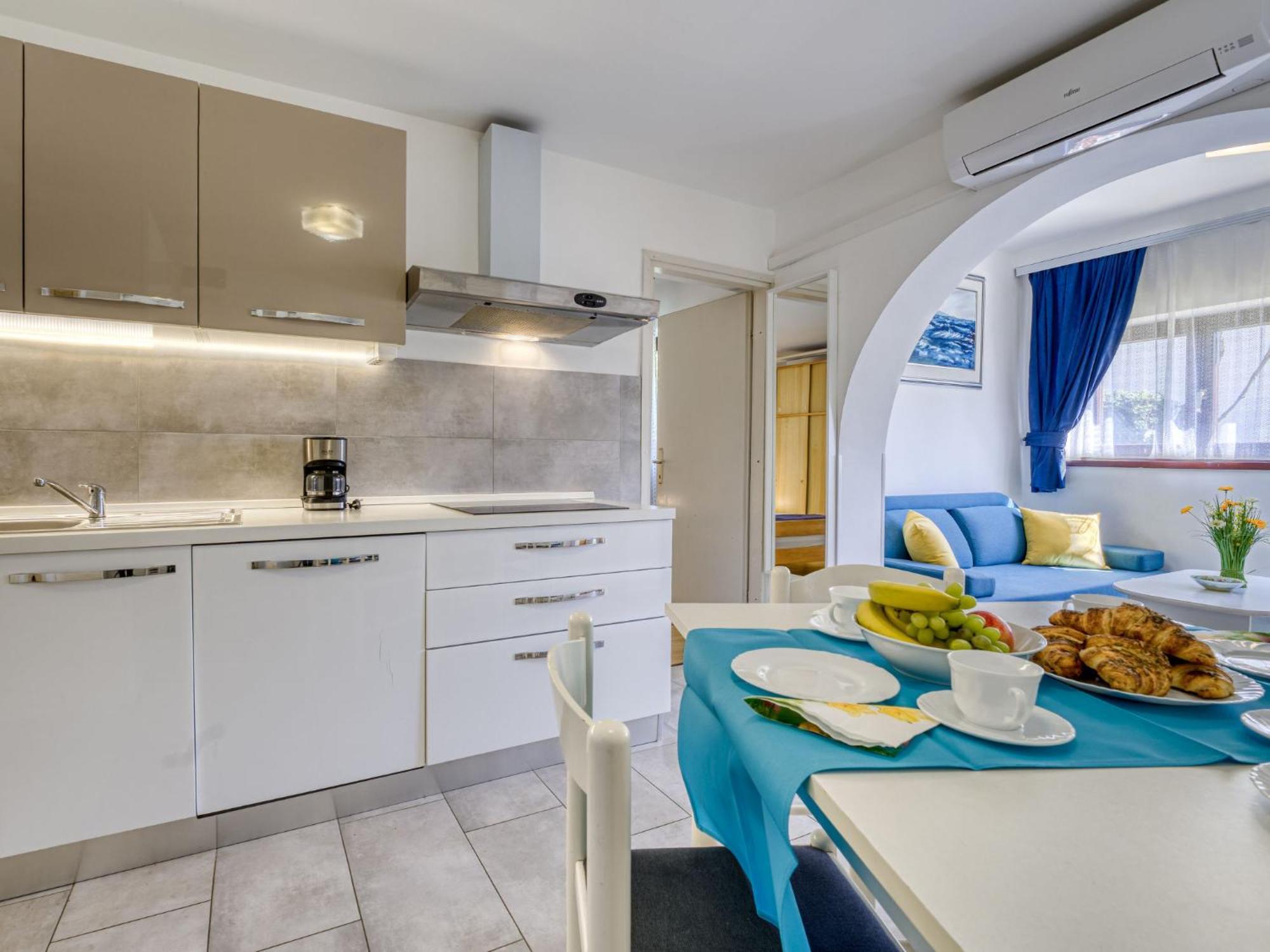 Apartment Jurkovic - Nji100 By Interhome Njivice Bagian luar foto