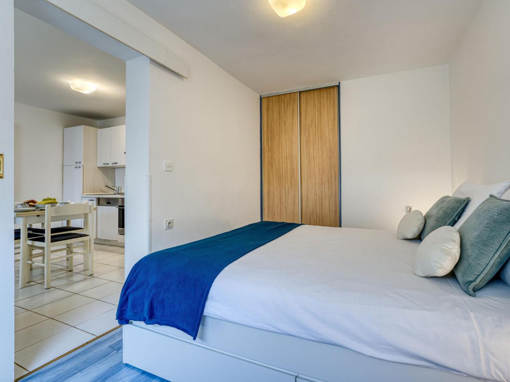 Apartment Jurkovic - Nji100 By Interhome Njivice Bagian luar foto